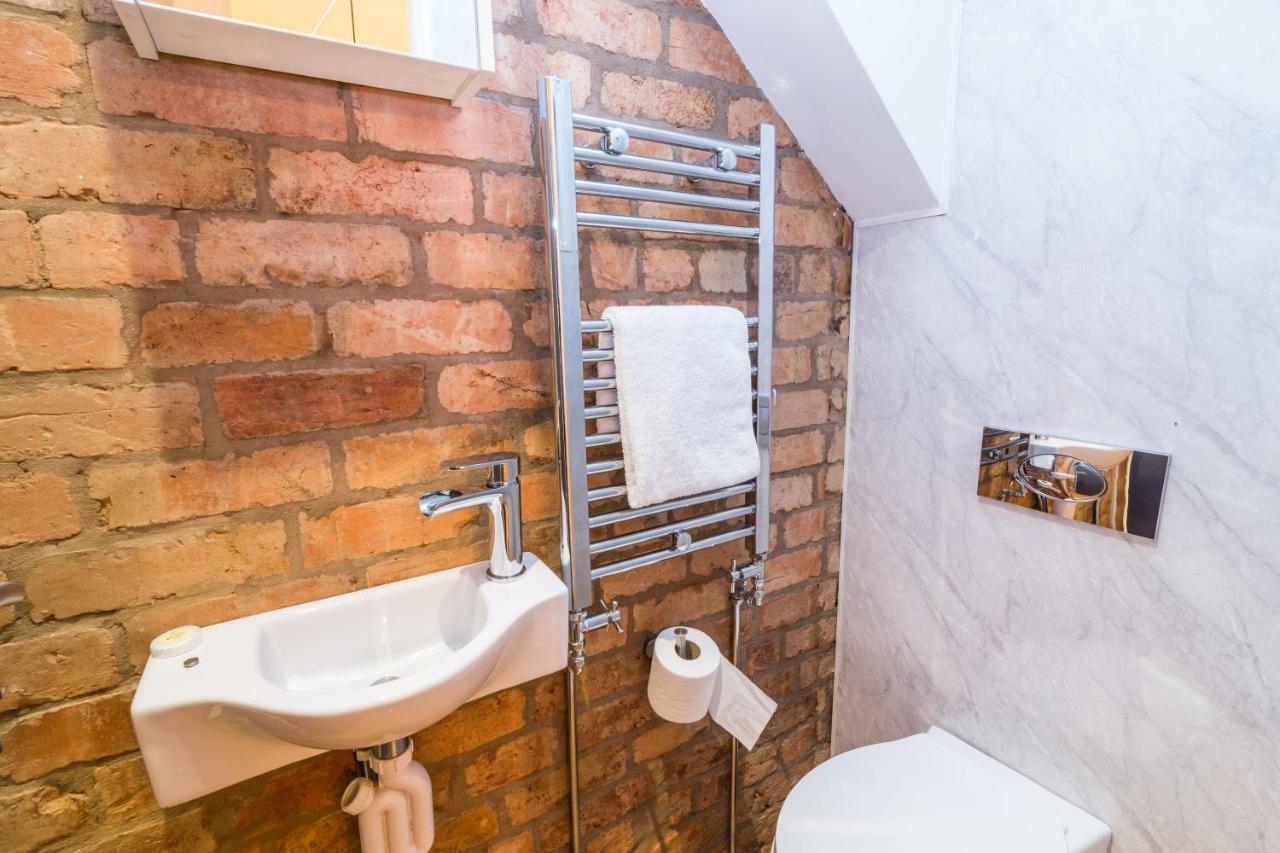 Salisbury Street Guesthouse ロング・イートン エクステリア 写真