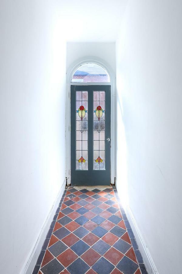 Salisbury Street Guesthouse ロング・イートン エクステリア 写真